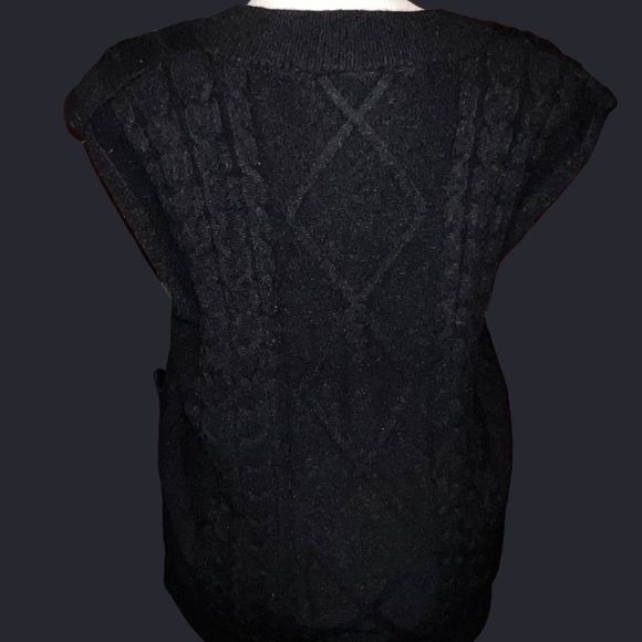 NWOT Women’s Black Knit Over Size Sweater Vest Size XL - Picture 4 of 5